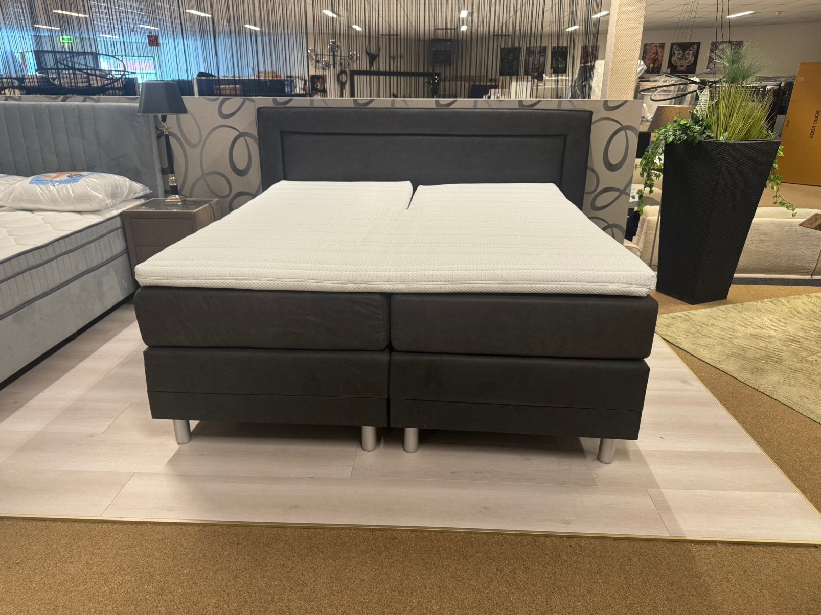 Boxspring Elektrisch 180x200 Zwart€1595,- direct/leverbaar, Ophalen, Zwart, #Boxspring#Elektrisch#Verselbaar#2-Persoons#Antraciet