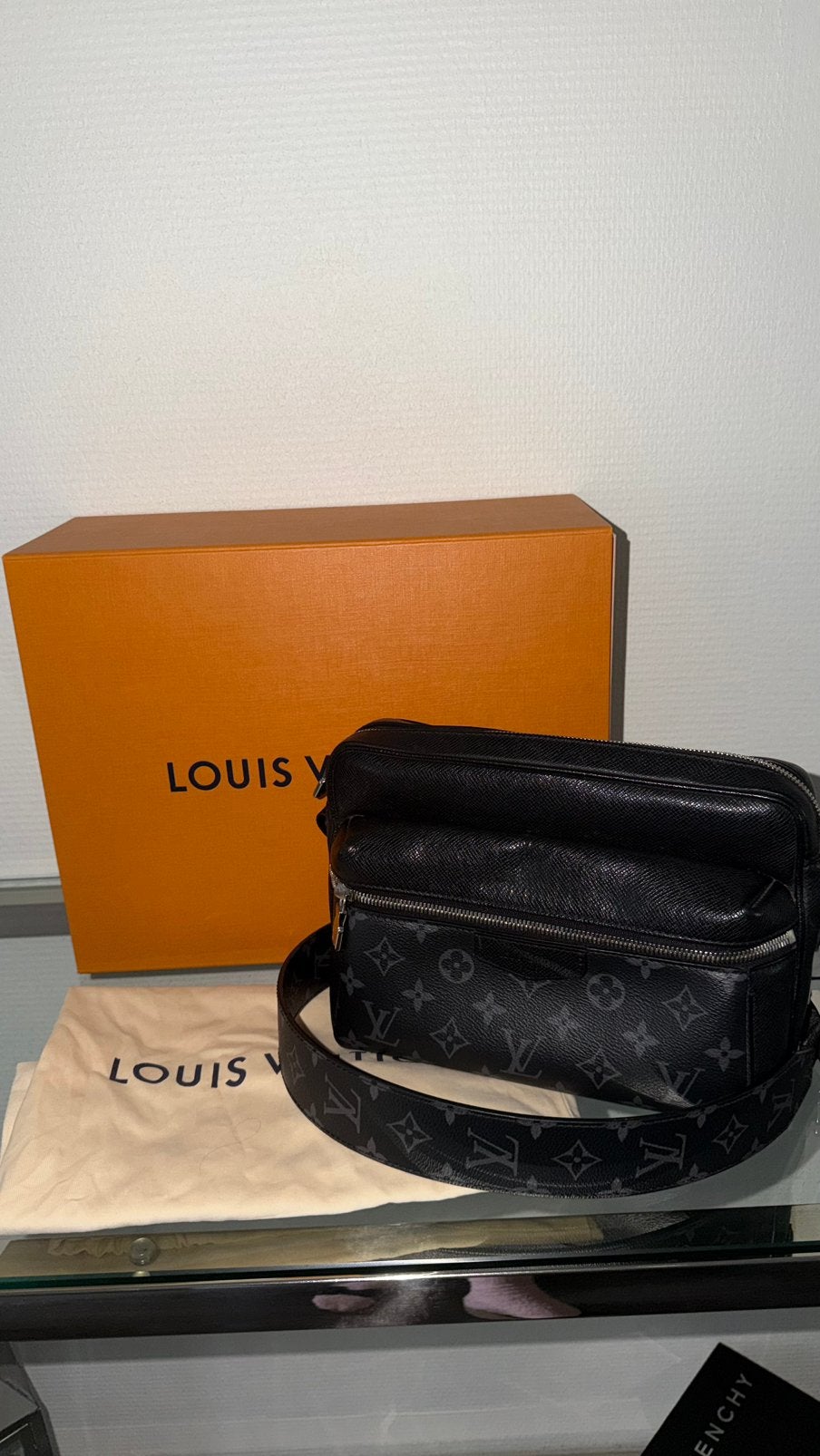 Louis Vuitton Outdoor Monogram Eclipse MessengerBag Orgineel, Ophalen, Zo goed als nieuw, Zwart, Leer