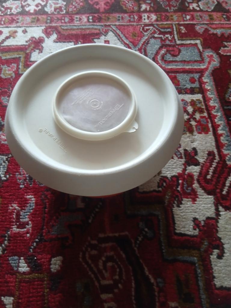 Handige Tupperware mengbak voor cake en meer, Ophalen of Verzenden, Gebruikt, Crème, Bak of Kom