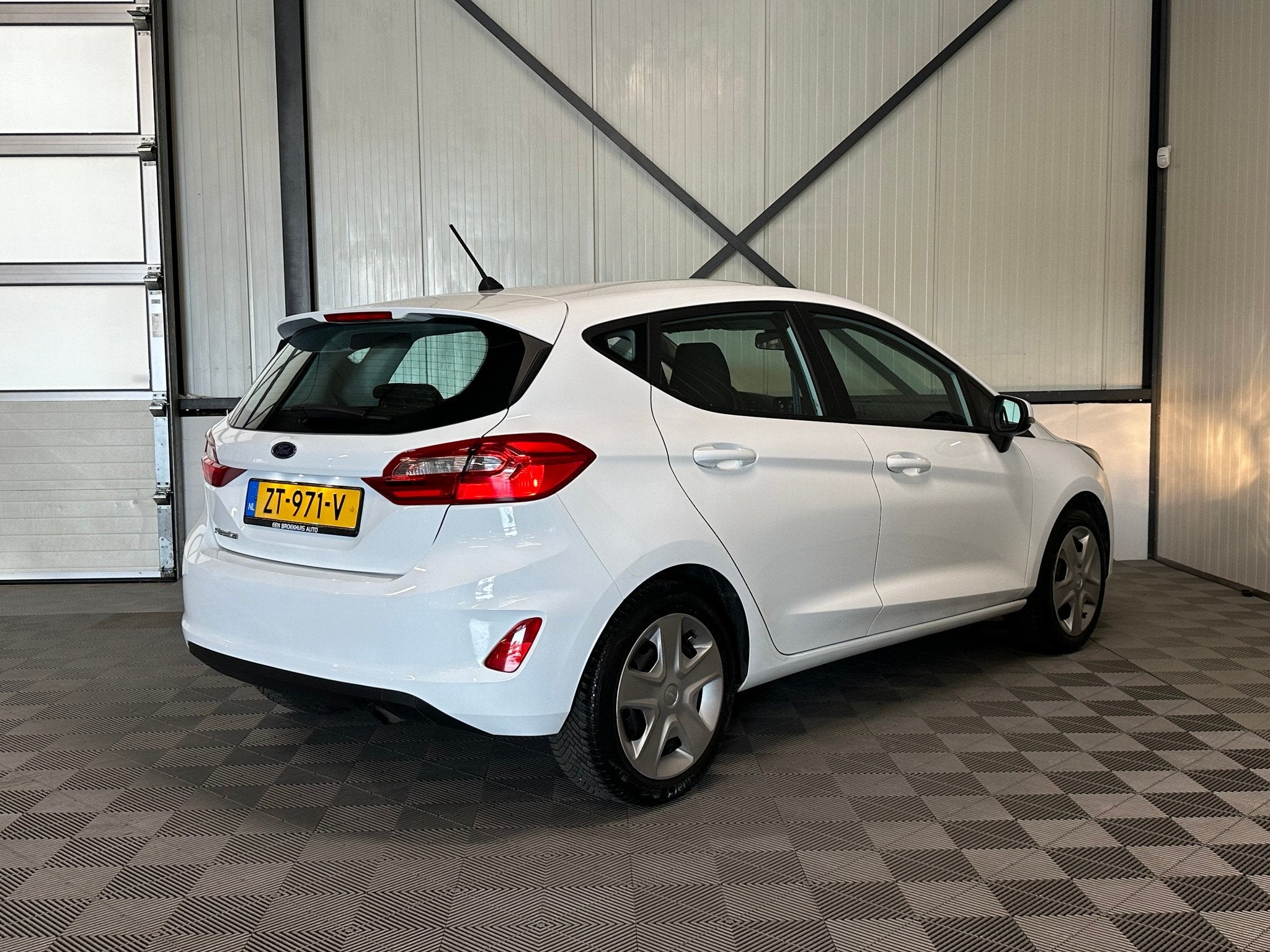 Ford Fiesta 1.1 | Trend 5-Drs | Airco | Cruise | Navi | Carp, Auto's, Voorwielaandrijving, Gebruikt, Origineel Nederlands, Bedrijf