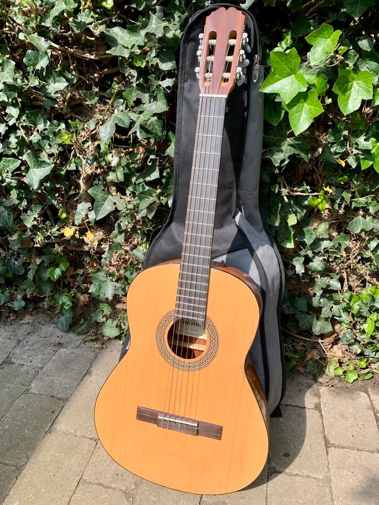 Klassieke gitaren in verschillende prijsklassen, Ophalen, Zo goed als nieuw, Klassieke of Spaanse gitaar