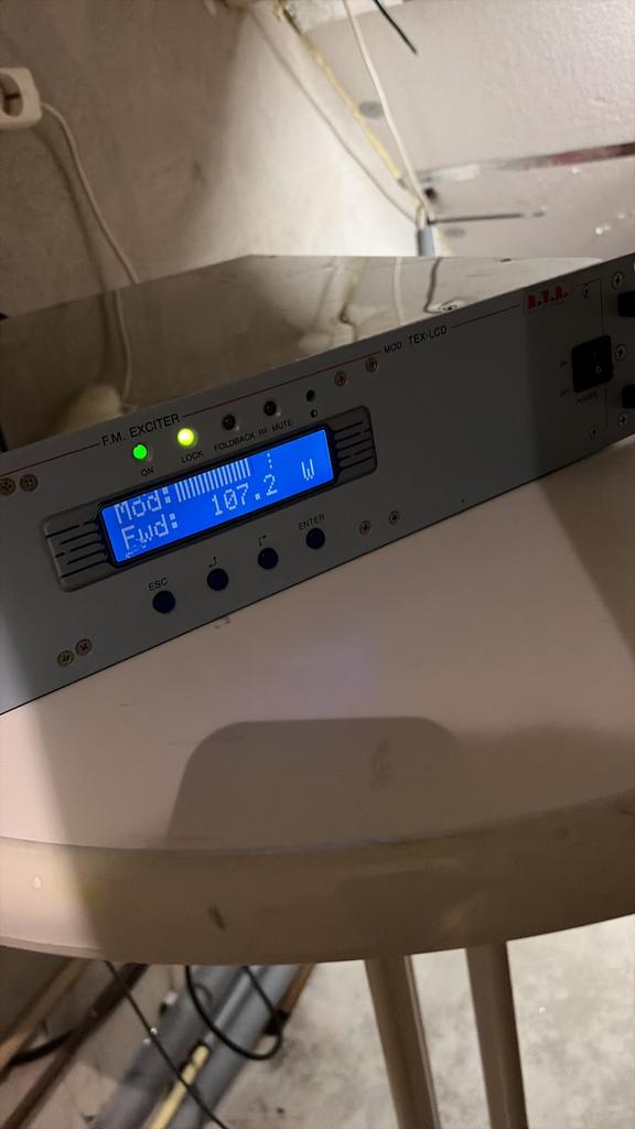 Rvr tex 150 watt met ingebouwde stereo, Telecommunicatie, Zenders en Ontvangers, Zo goed als nieuw, Zender, Ophalen of Verzenden