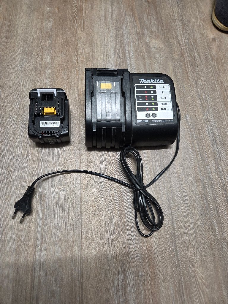 Makita BL1450 accu en DC18SD lader combinatie, Ophalen of Verzenden, Gebruikt