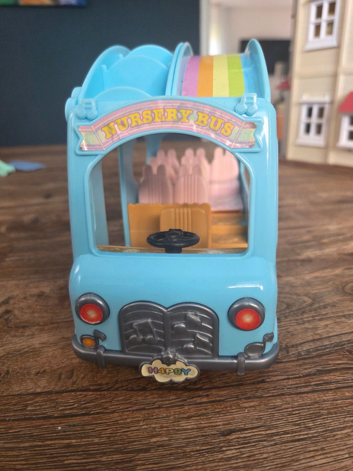 Sylvanian Families Regenboog Babybus, Ophalen, Poppenhuis