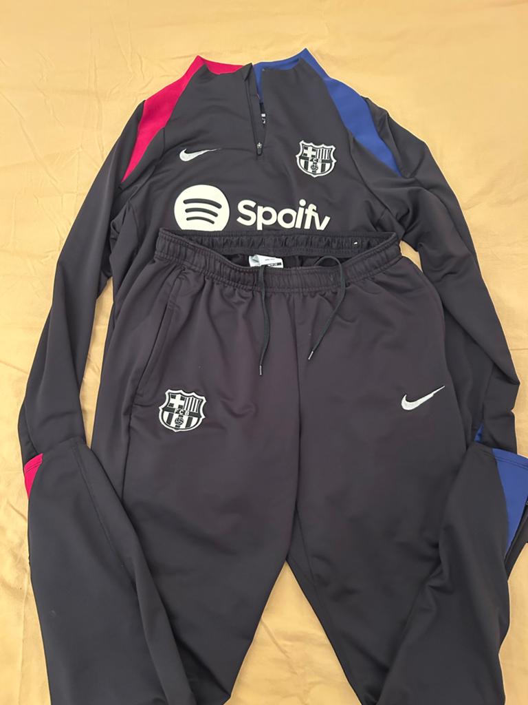 FC Barcelona Nike Trainingspak Maat M, Ophalen of Verzenden, Zo goed als nieuw, Voetbal, Maat 48/50 (M)