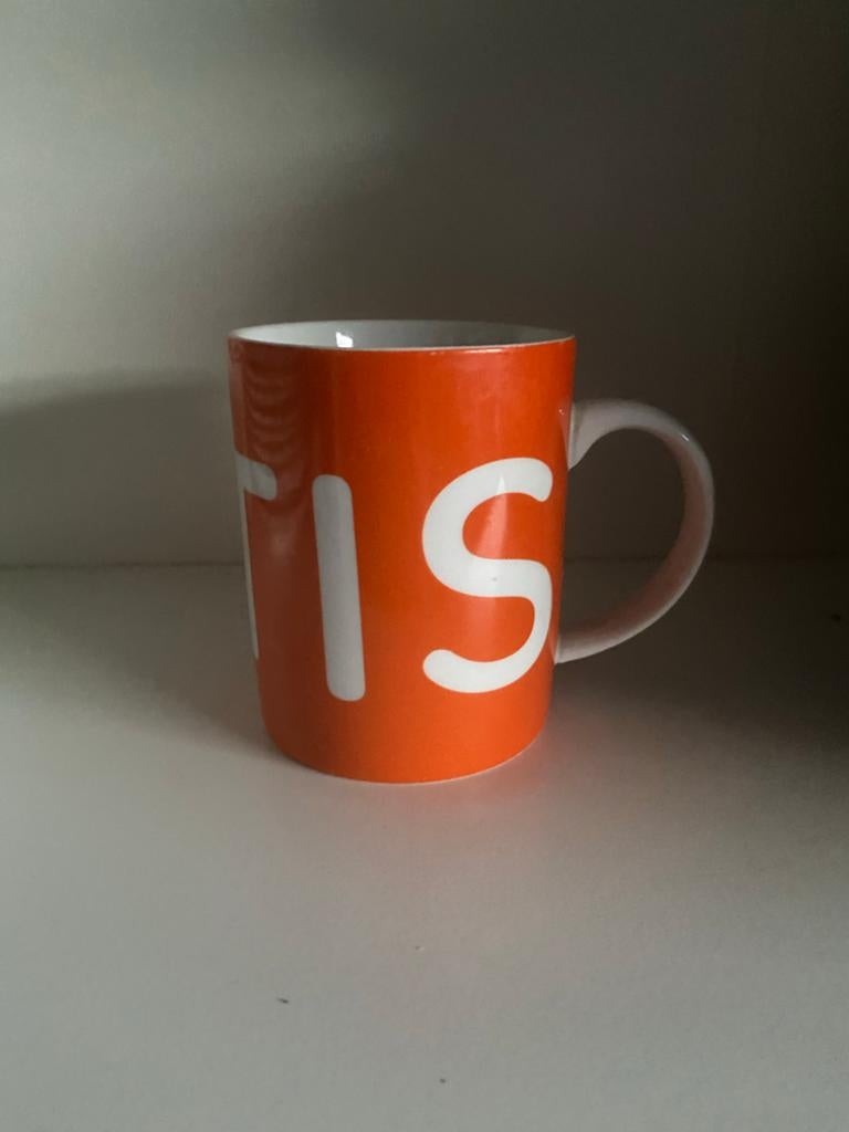 ARTIS Amsterdam Mok - Oranje met Witte Letters - Beker Mug, Overige typen, Ophalen of Verzenden, Zo goed als nieuw, Overige merken
