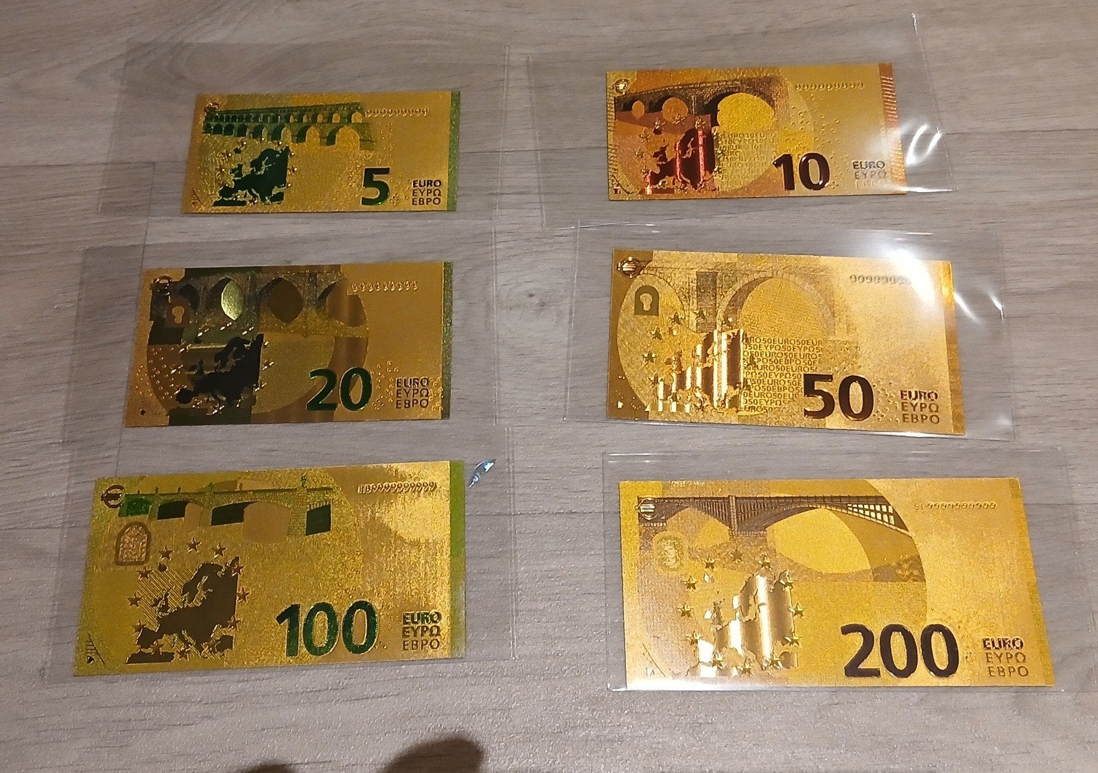 Unieke set 24K bladgoud eurobiljetten in beschermhoezen, Postzegels en Munten, Bankbiljetten | Europa | Eurobiljetten, Ophalen of Verzenden
