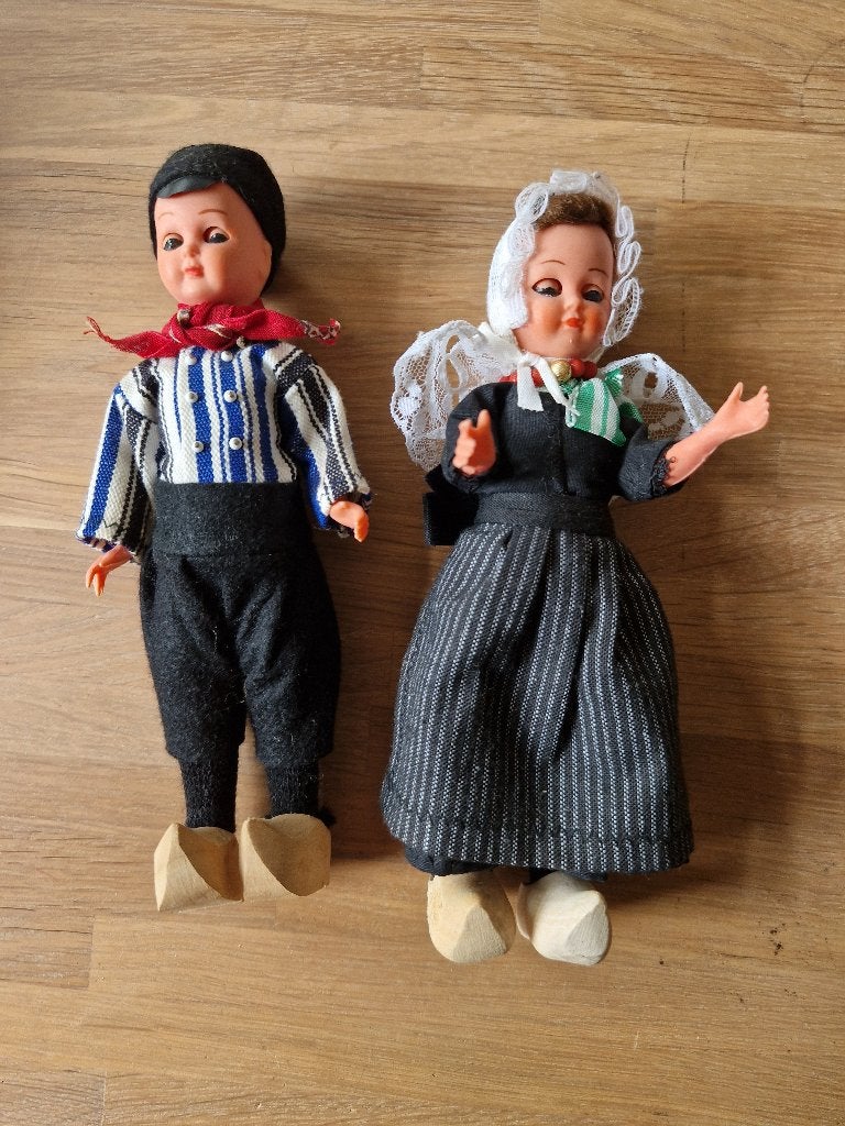 Vintage klederdracht popjes, Verzamelen, Poppen, Ophalen, Zo goed als nieuw, Pop