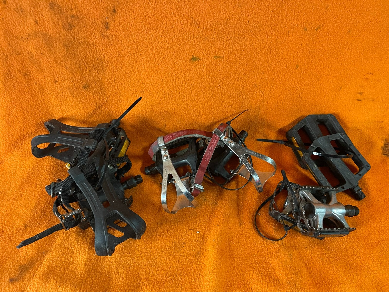 Fietspedalen en beugels - Diverse modellen, Fietsen en Brommers, Crankstel of Pedalen, Gebruikt, Verzenden, Aluminium