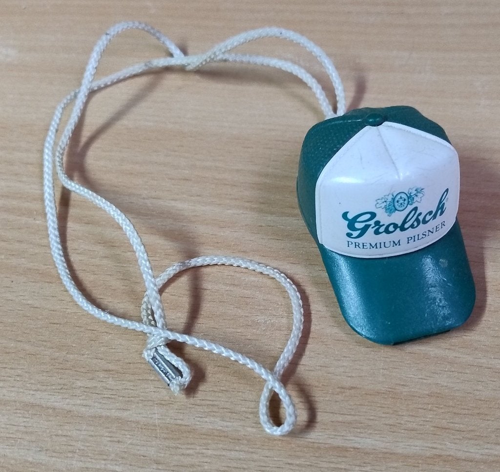 GROLSCH hebbedingetje Petje als Scheidsrechtersfluit, Verzamelen, Biermerken, Ophalen of Verzenden, Zo goed als nieuw, Overige typen