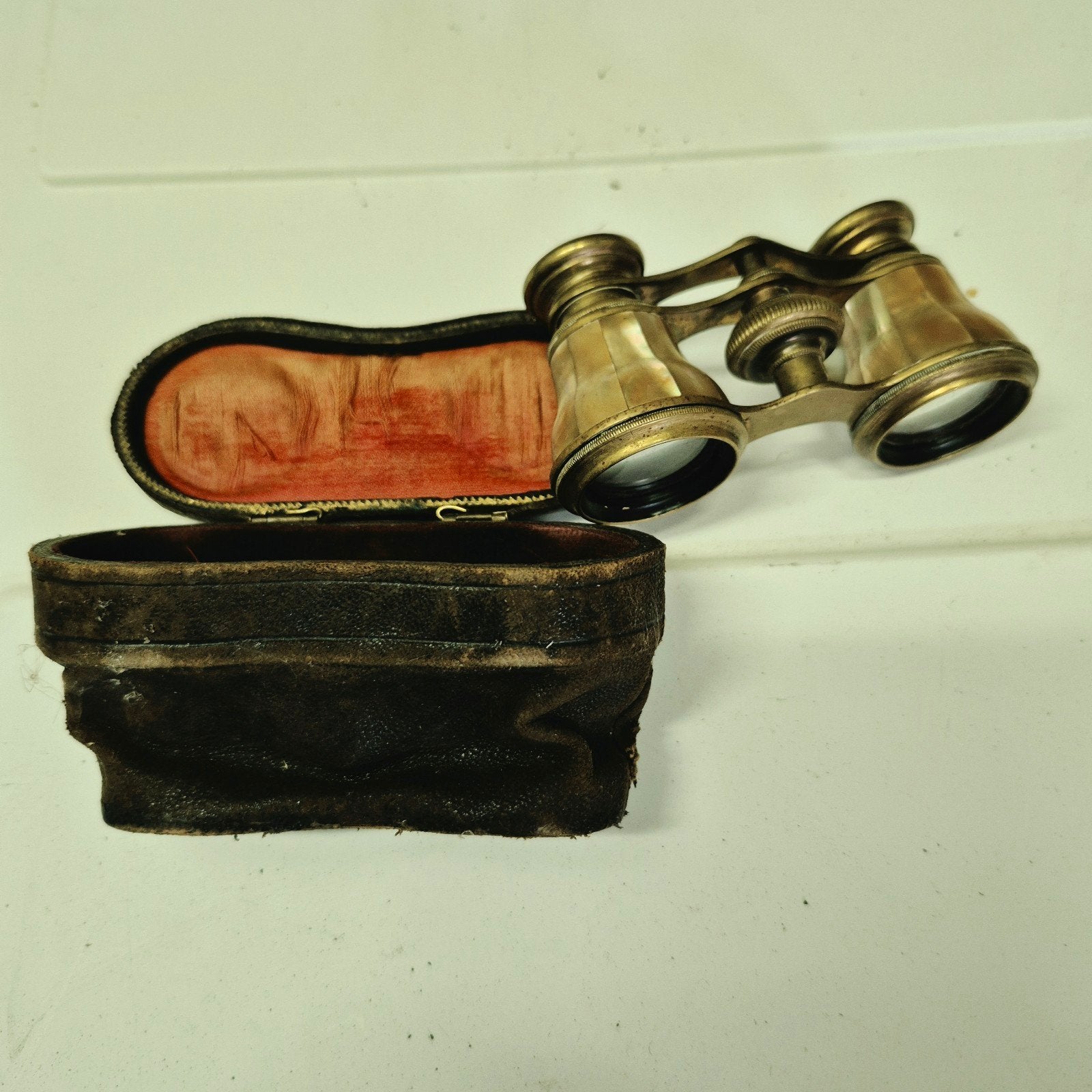 Antieke parelmoer opera‑kijker met etui (ca. 1900), Gebruikt, Minder dan 8x, Overige typen, Ophalen of Verzenden