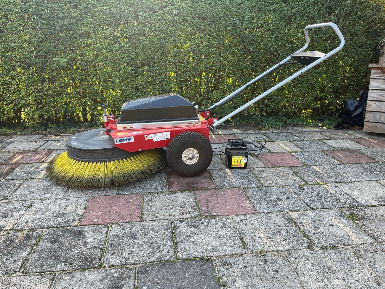 Limpar Radial E elektrische veegmachine incl. lader, Ophalen of Verzenden, Zo goed als nieuw