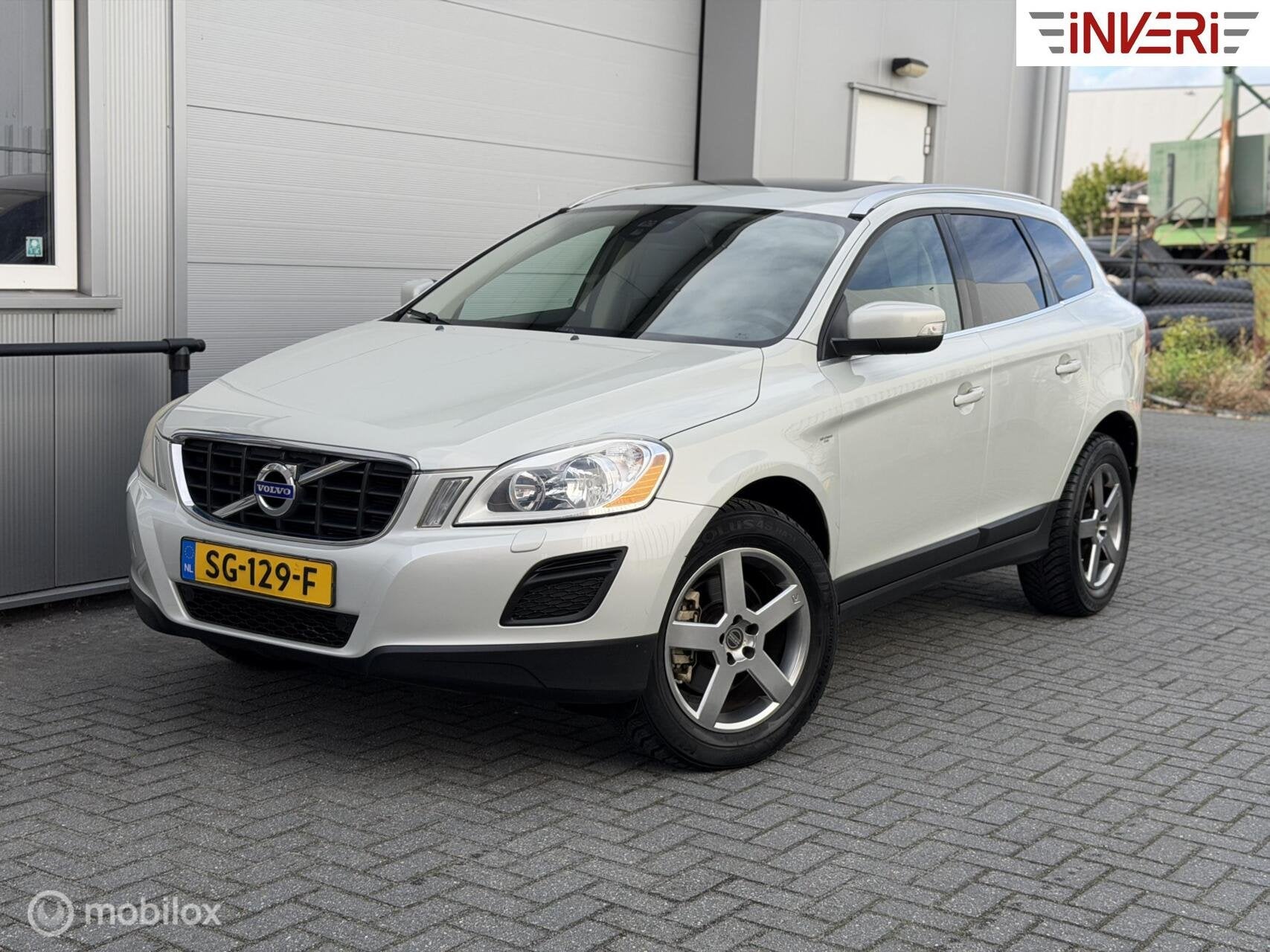 Volvo XC60 3.2 AWD | Pano | Trekhaak | Stoelverwarming | APK, Automaat, Euro 5, Gebruikt, Zwart