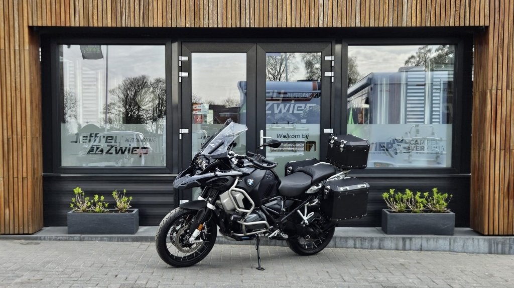 Bmw R1250GS adventure triple black 2024 Dealer onderhouden, Motoren, Motoren | BMW, Occasion, Handvatverwarming, Bedrijf, Toermotor