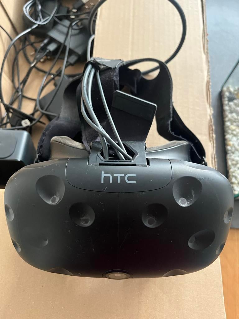 HTC Vive VR-bril - Complete set voor virtual reality, Spelcomputers en Games, Virtual Reality, Ophalen, Gebruikt, VR-bril, Pc