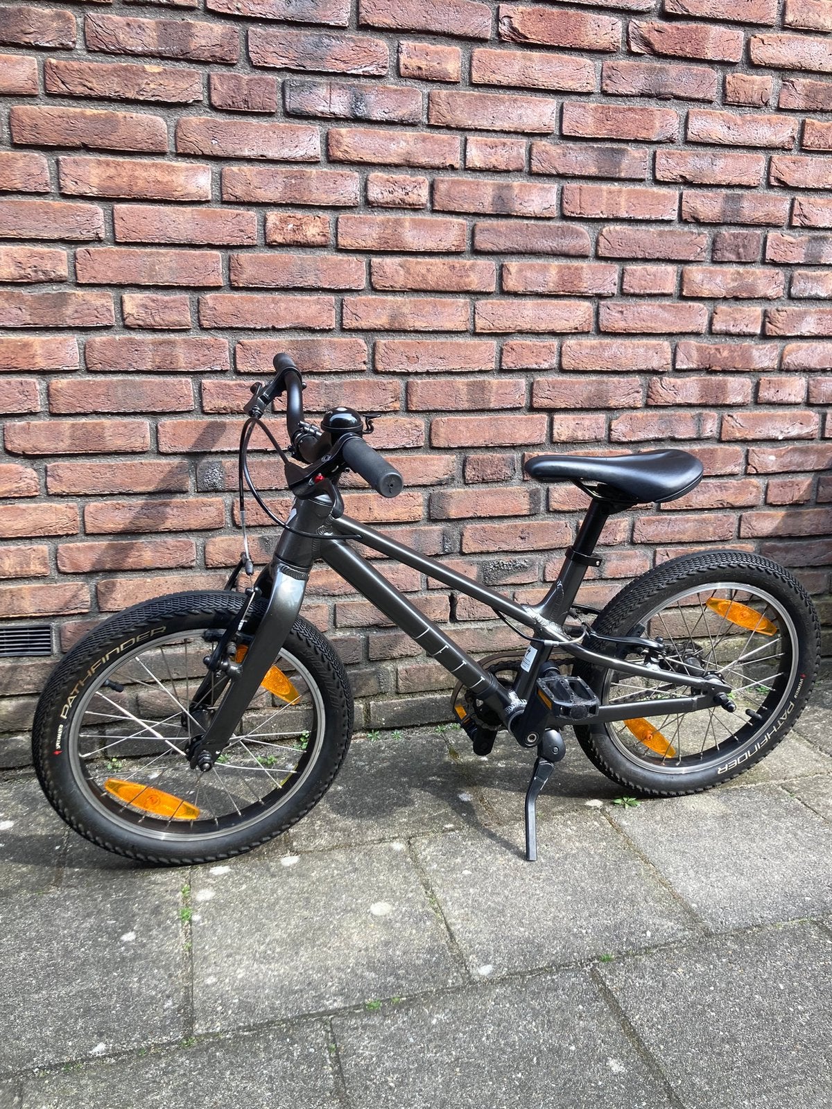 Specialized Jett 16inch single speed. Smoke/Flake silver, Ophalen, Zo goed als nieuw, 16 inch