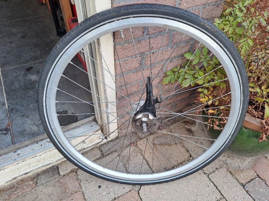 Voorwiel, 28inch, allu velg, naafdynamo, rollerbrake igst!!!, Elektrische fiets, Gebruikt, Giant, Aluminium
