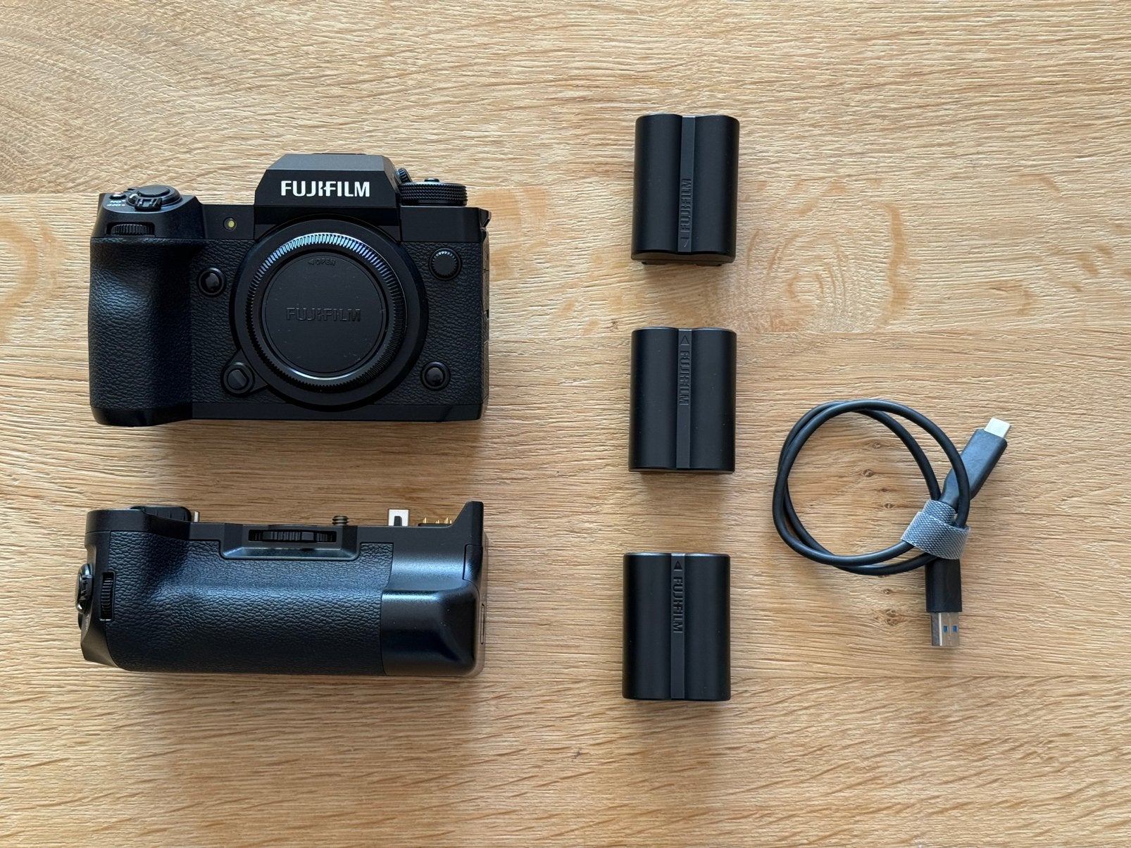 Fujifilm X-H2 + VG-XH Battery Grip + 3 Accu’s – Nieuwstaat, Audio, Tv en Foto, Fotocamera's Digitaal, Ophalen of Verzenden, Zo goed als nieuw