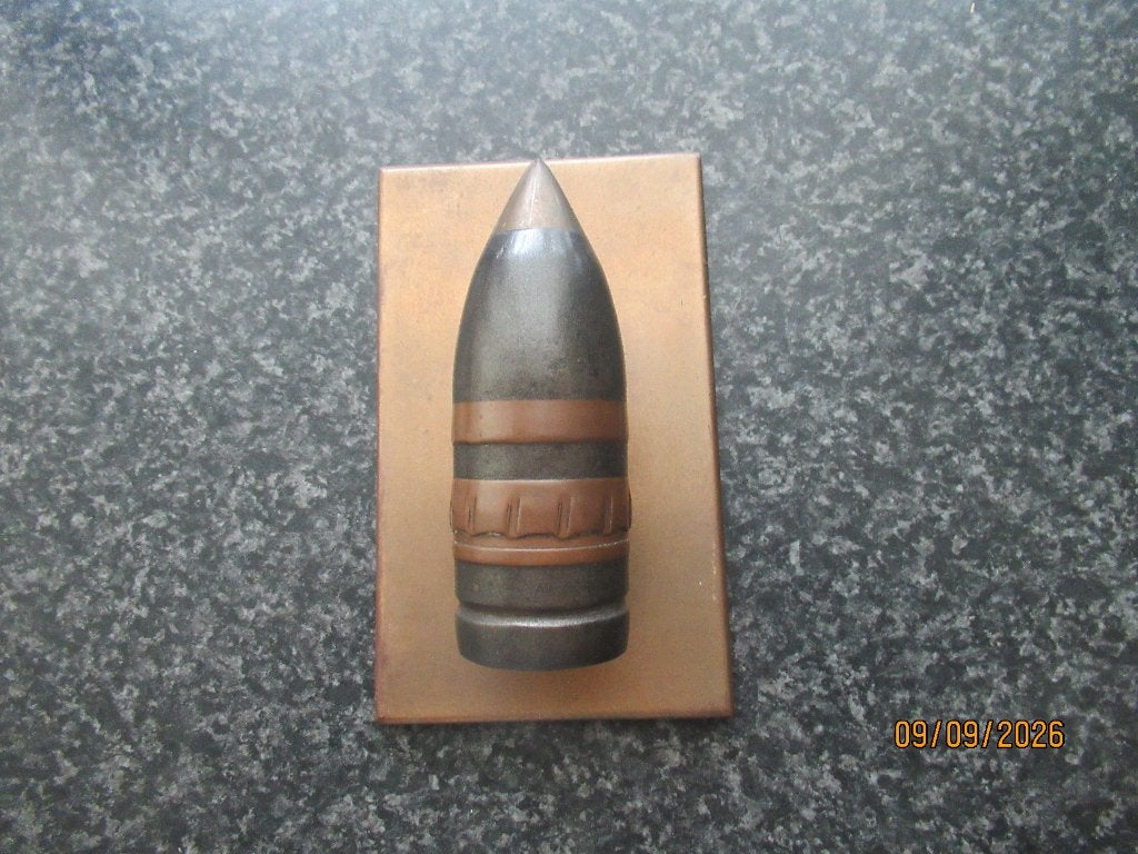 TRENCH ART GRANAATKOP OP KOPER PLAATJE-BUREAU/PRESSE PAPIER, Ophalen of Verzenden, Landmacht, Nederland, Kunstobject