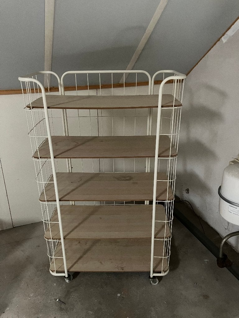 witte bakkerskast op wieltjes, Ophalen, Gebruikt