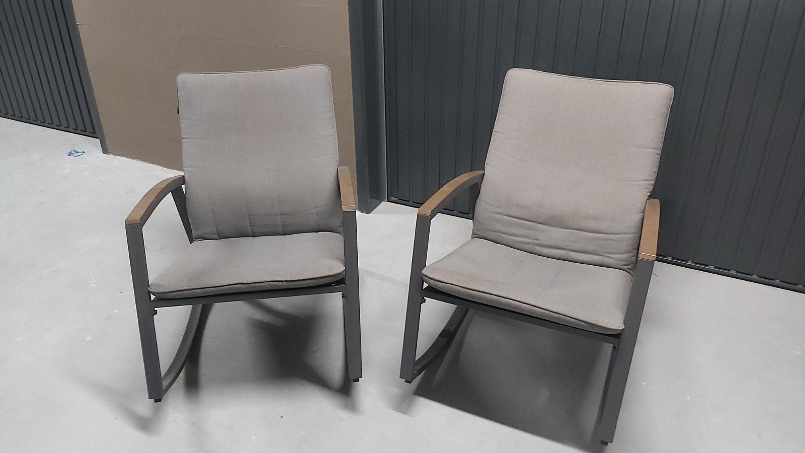 Schommelstoel antraciet grijs met kussens set van 2, Ophalen, Gebruikt, Aluminium