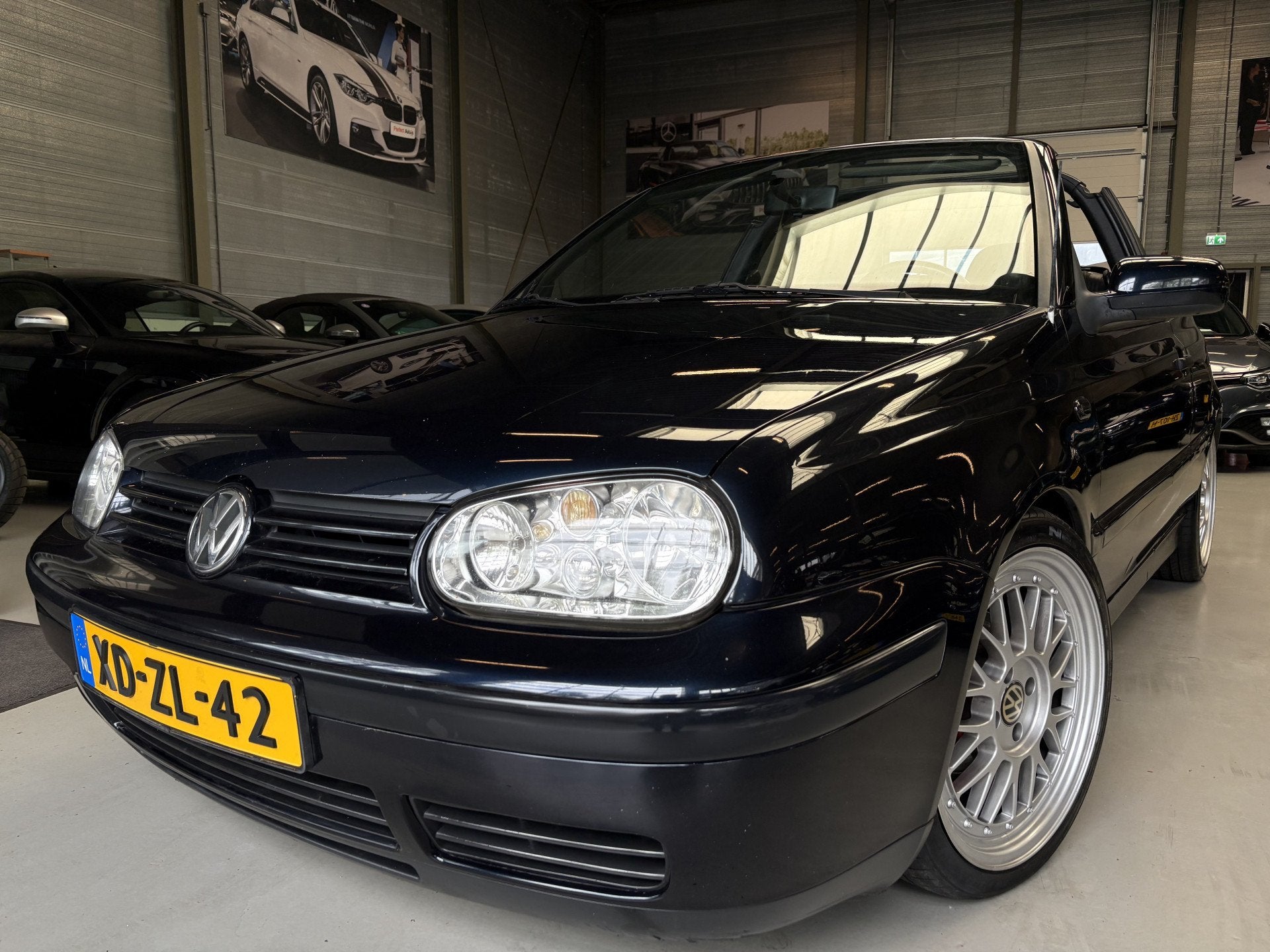 Volkswagen Golf Cabriolet 1.8 Trendline Airco, Elektrische r, Auto's, Oldtimers, Stof, Zwart, Cabriolet, Origineel Nederlands