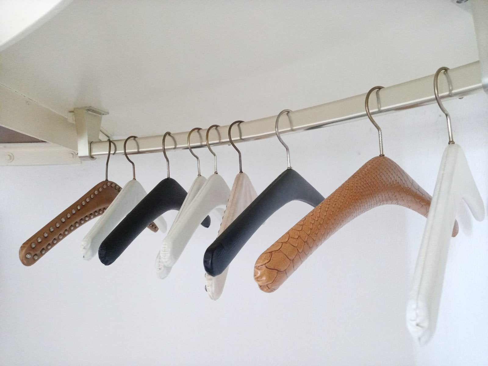 Vintage  kleerhangers , zie foto's, Ophalen