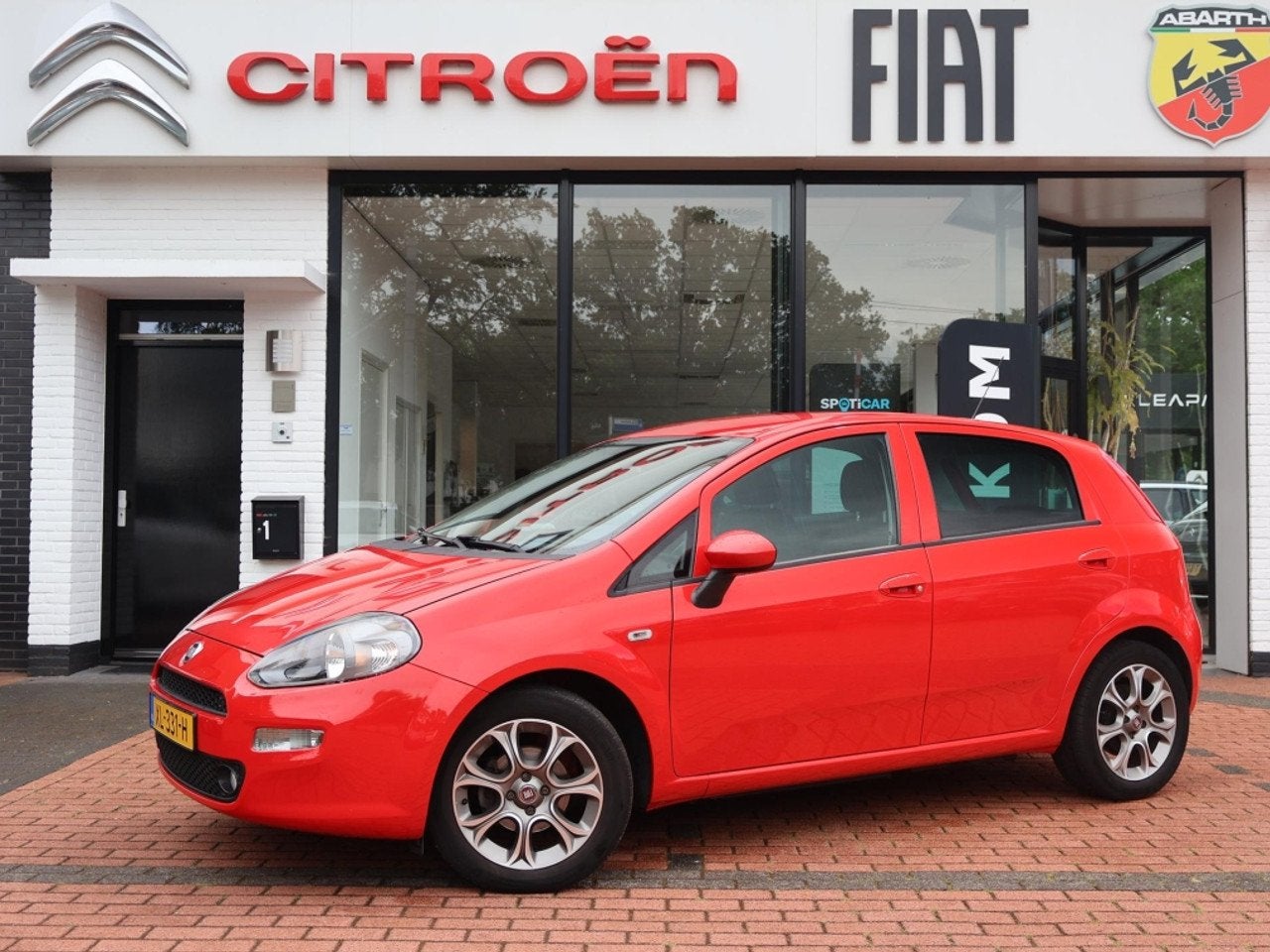 Fiat Punto 0.9 TwinAir Turbo 100PK 5drs Sempre, Rijklaarprij, Auto's, Voorwielaandrijving, Gebruikt, 49 €/maand, Origineel Nederlands