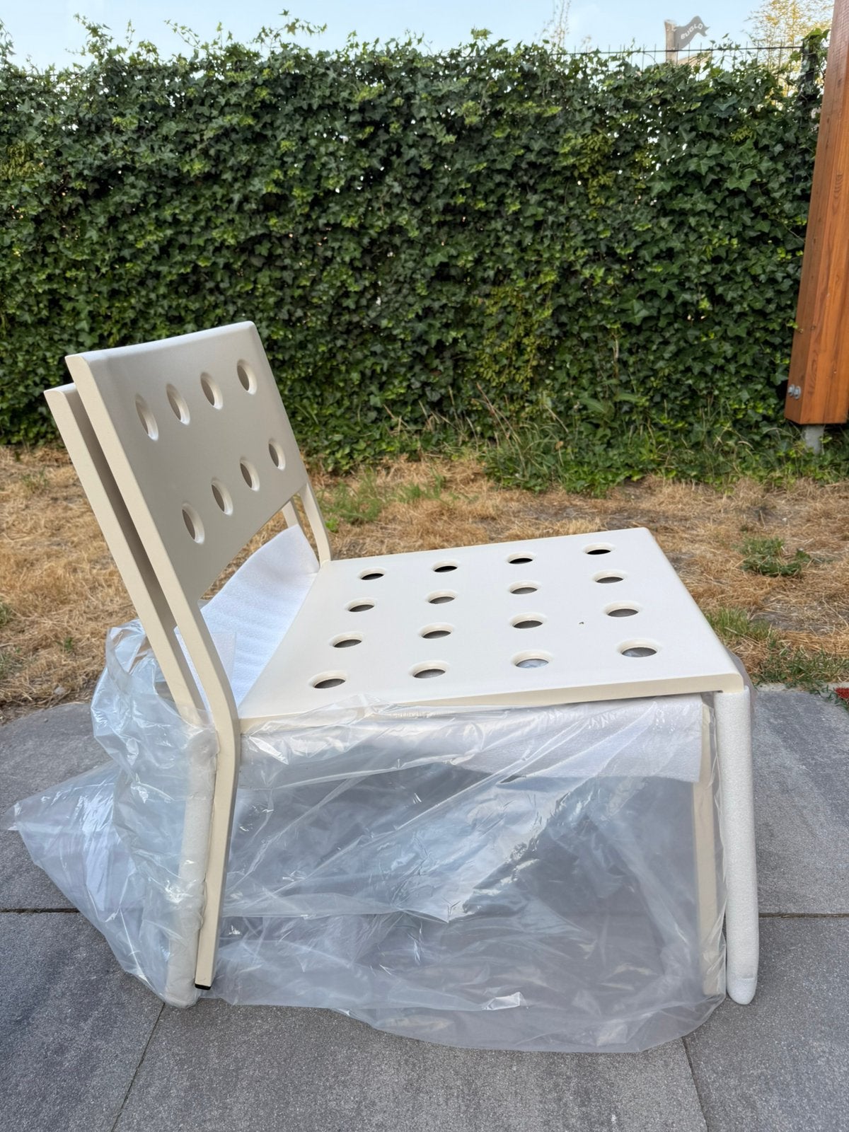 HAY balcony lounge stoel chalk beige 2 stuks, Tuin en Terras, Tuinstoelen, Ophalen, Nieuw, Stapelbaar
