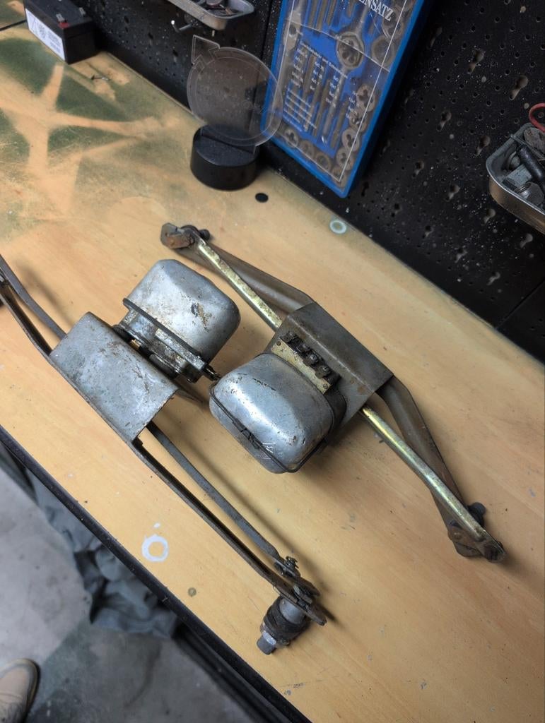 Volvo 444 ruitenwisser motoren 6v, Ophalen of Verzenden