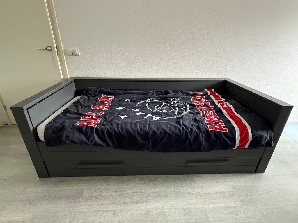 Lifetime bed en bureau, Kinderen en Baby's, Kinderkamer | Bedden, Ophalen, 85 tot 100 cm, Gebruikt, Lattenbodem