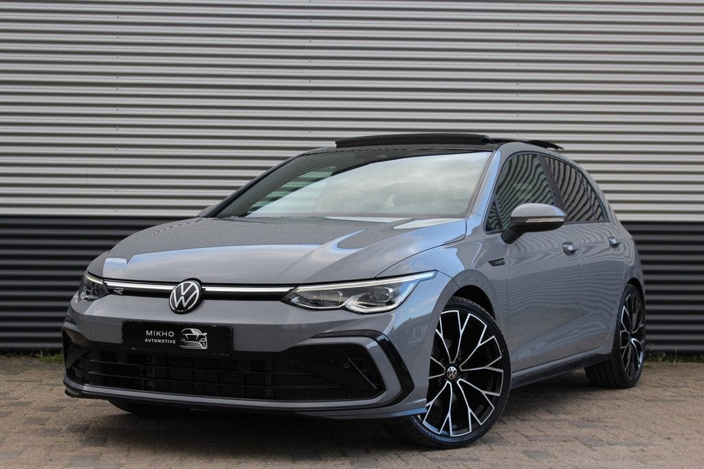 Volkswagen Golf 1.5 eTSI 3x R-Line | Panoramadak | IQ Light, Auto's, Volkswagen, 1498 cc, Zwart, 4 cilinders, 150 pk