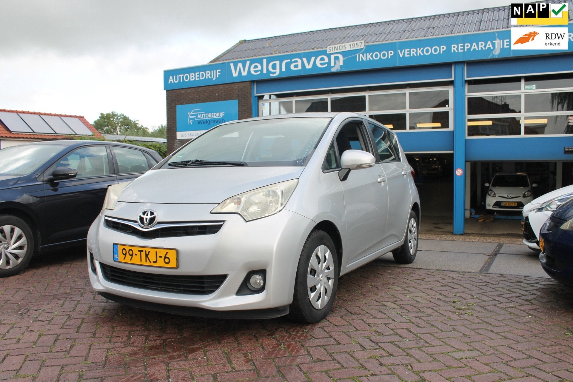Toyota Verso-S 1.3 VVT-i Aspiration navi ecc, Auto's, Voorwielaandrijving, Stof, Zwart, 4 cilinders