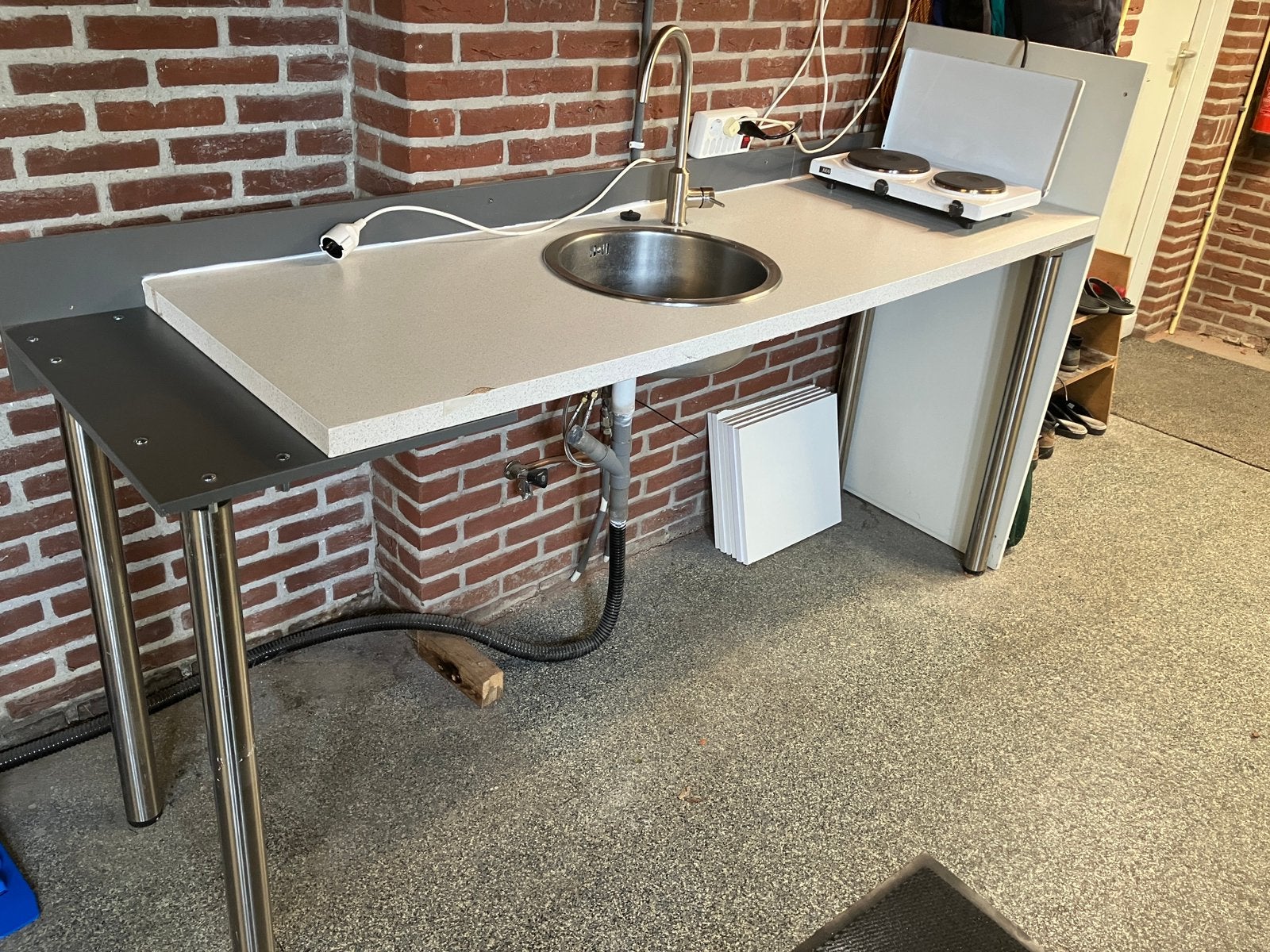 Nood keuken aanrechtblad + spoelbak + kraan + poten., Huis en Inrichting, Ophalen, Gebruikt, 100 tot 150 cm, 200 cm of meer