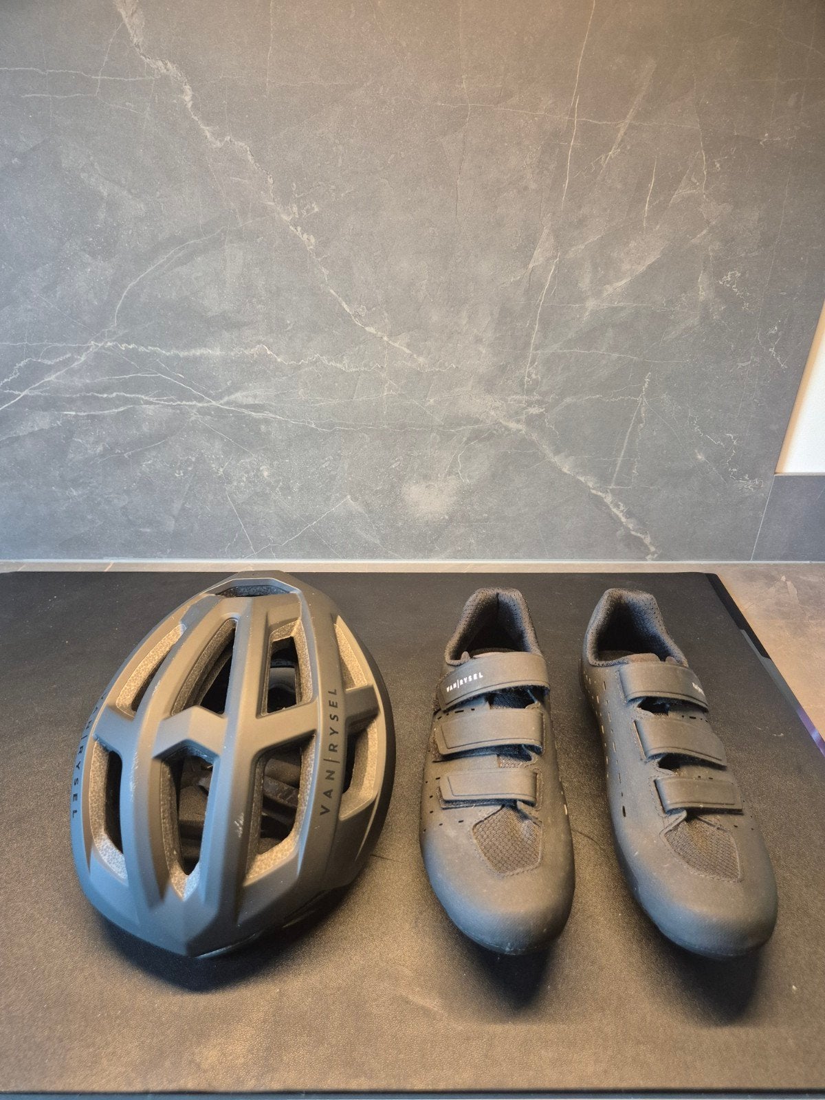 Van Rysel helm en schoenen te koop!, Ophalen of Verzenden, Zo goed als nieuw, Overige maten, Heer