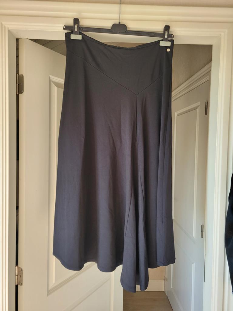 Steps rok asymmetrisch mt l xl zwart, Kleding | Dames, Rokken, Zwart, Maat 42/44 (L), Ophalen of Verzenden, Zo goed als nieuw