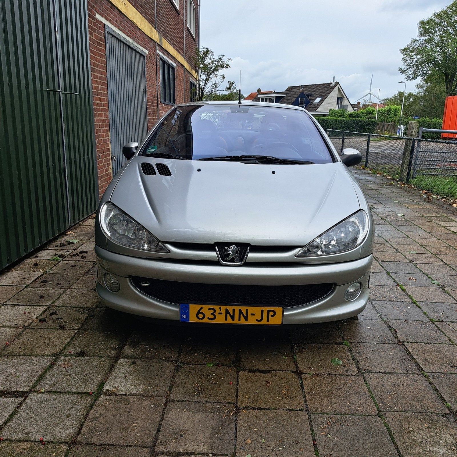 Peugeot 206 1.6 16V CC 2004 Grijs, Voorwielaandrijving, 4 cilinders, Cabriolet, 4 stoelen