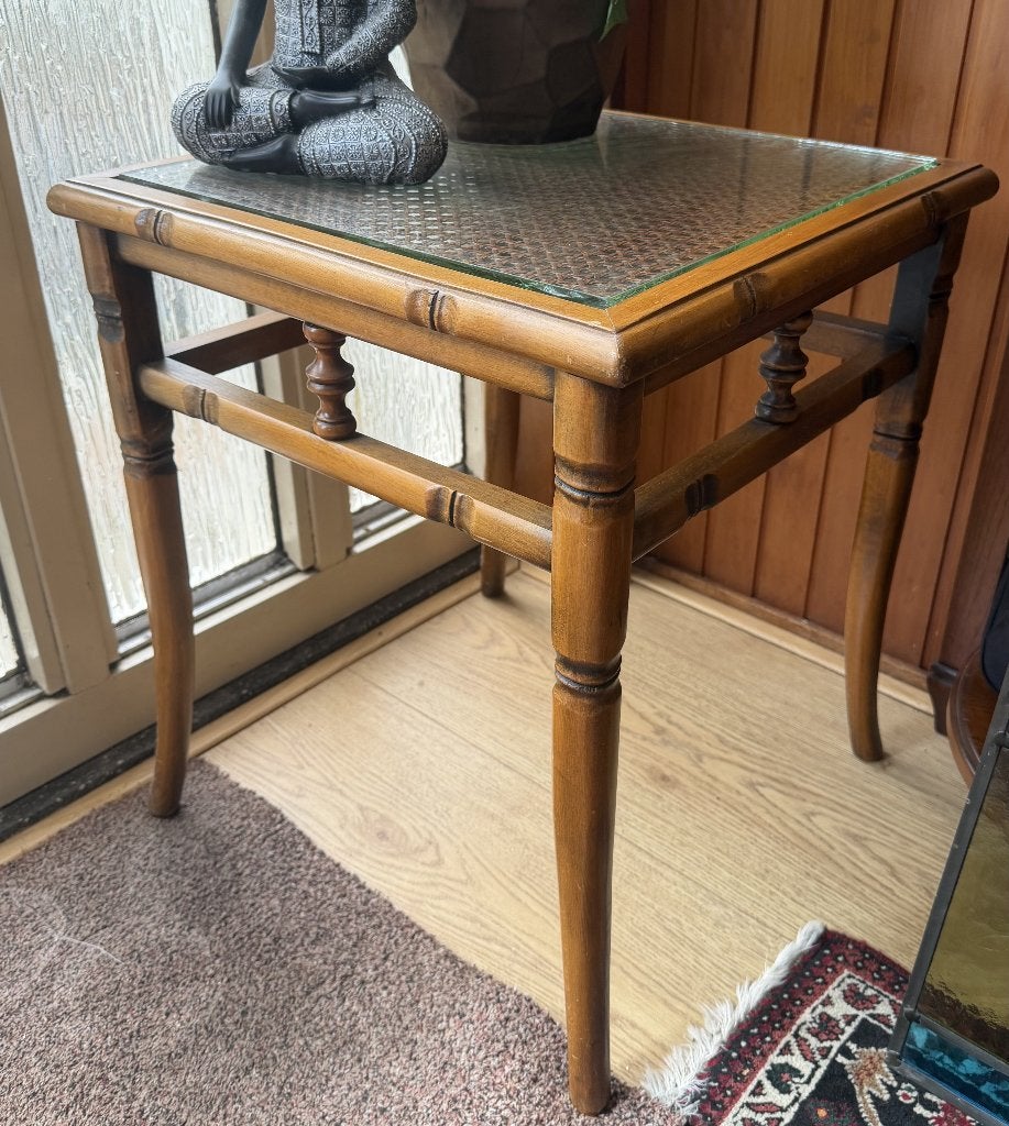 Bijzettafel met glasplaat, Minder dan 55 cm, Vierkant, Zo goed als nieuw, Hout