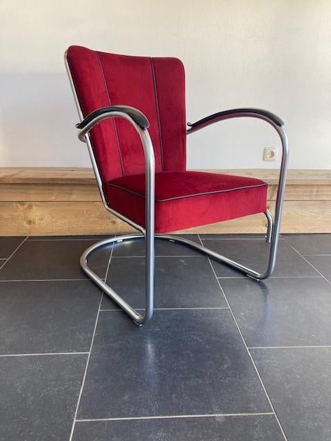 Gispen 412 , zijdemat frame, nieuwe donkerrode ribstof, Design, 75 tot 100 cm, Zo goed als nieuw, Stof