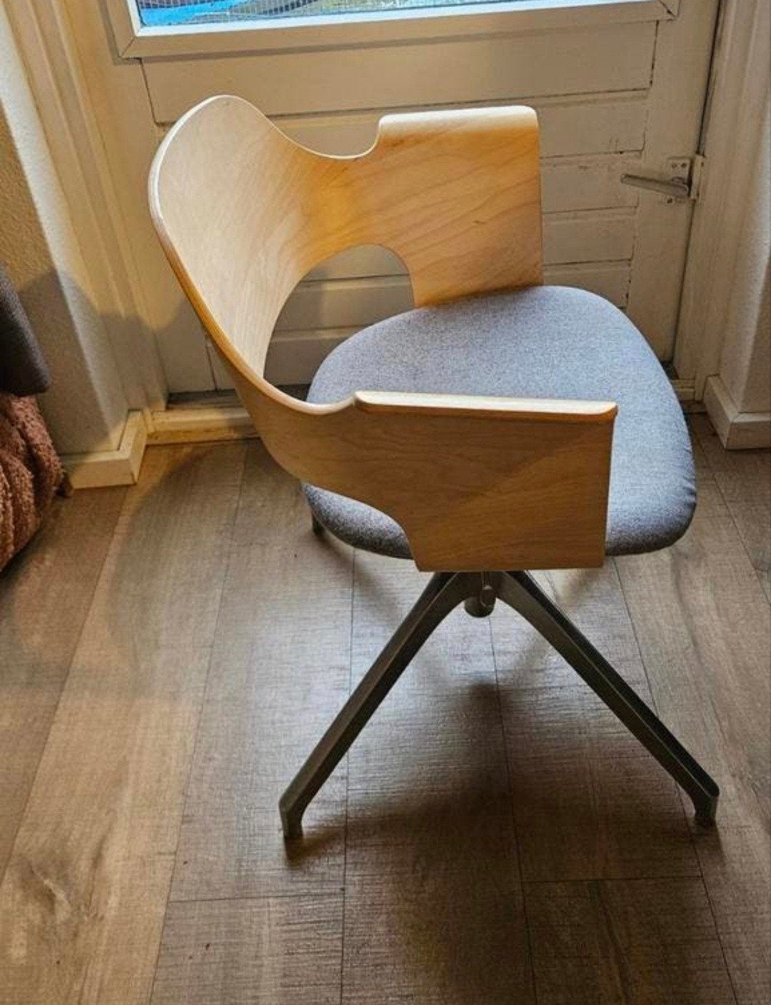 IKEA FJÄLLBERGET Bureaustoel - Hout en Grijs Stof, Huis en Inrichting, Stoelen, Modern, Scandinavisch, Ophalen of Verzenden, Zo goed als nieuw