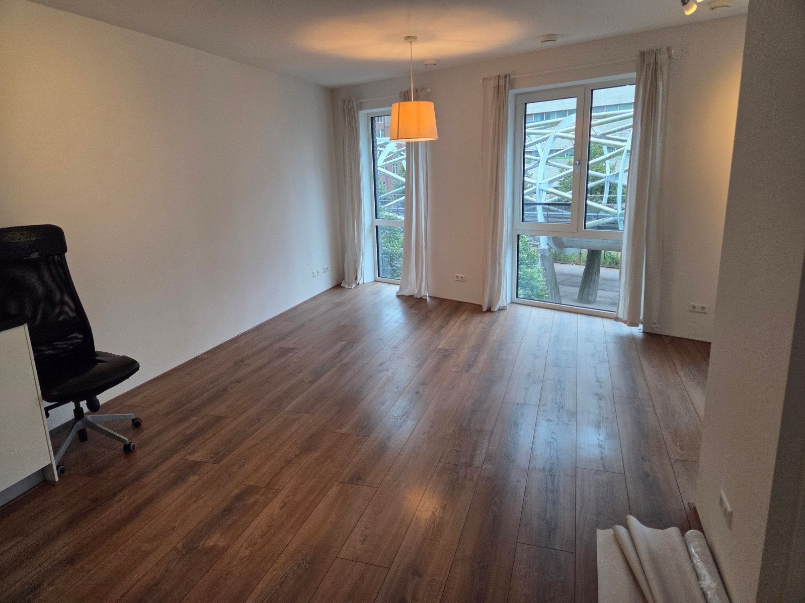 Eiken laminaatvloer 69m², zo goed als nieuw, Ophalen, Zo goed als nieuw, 10 m² of meer, 10 tot 30 cm