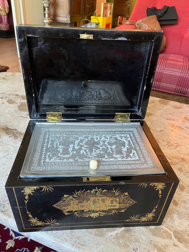 Antieke Chinese theekist met decoraties, Antiek en Kunst, Ophalen of Verzenden