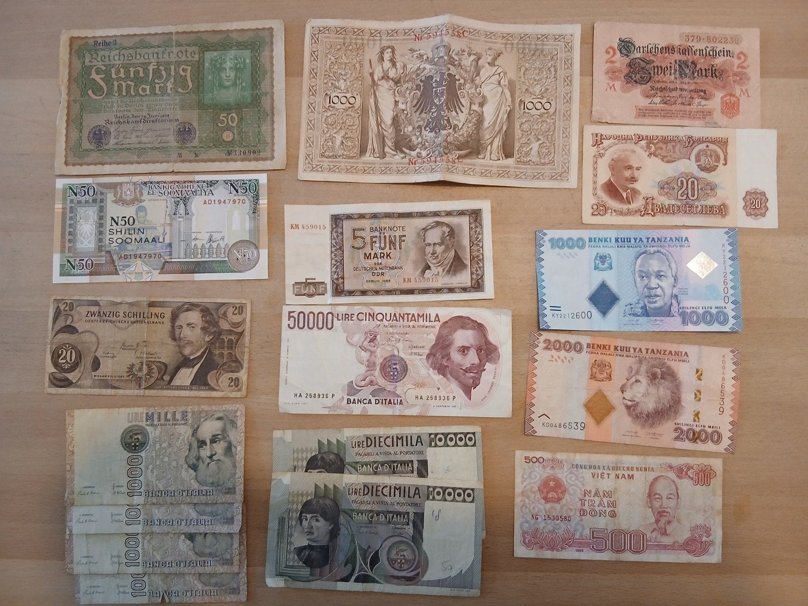 Lot van 17 diverse bankbiljetten uit verschillende landen, Verzenden, Setje