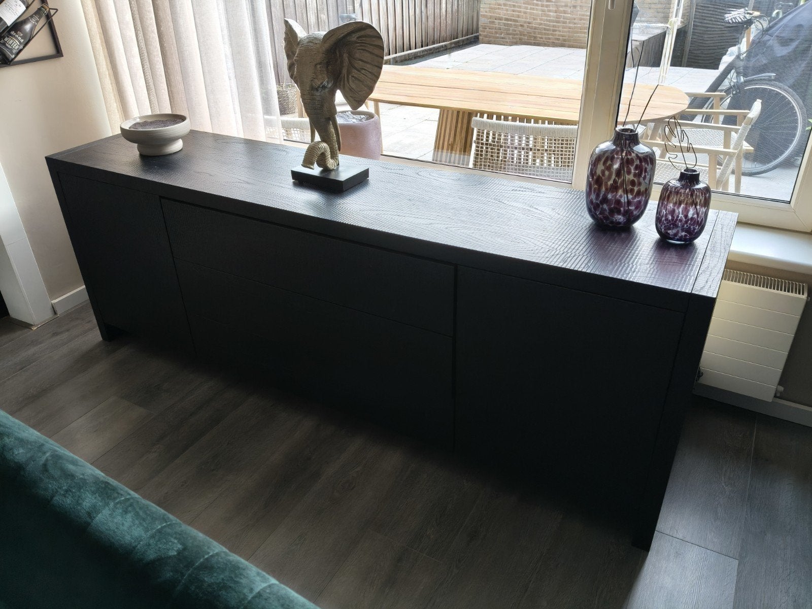 Zitmax Dressoir 220x52x83 - Zwart Hout, Huis en Inrichting, Ophalen, Met lade(s), Modern, Industrieel, Zo goed als nieuw