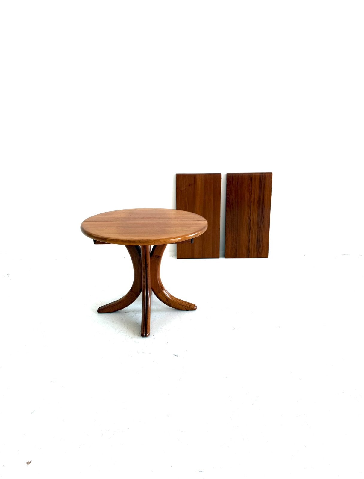 Vintage verlengbare eettafel, Arrebo Møbler ‘70, Huis en Inrichting, Teakhout, Vintage retro buisframe design rotan webbing papercord deens
