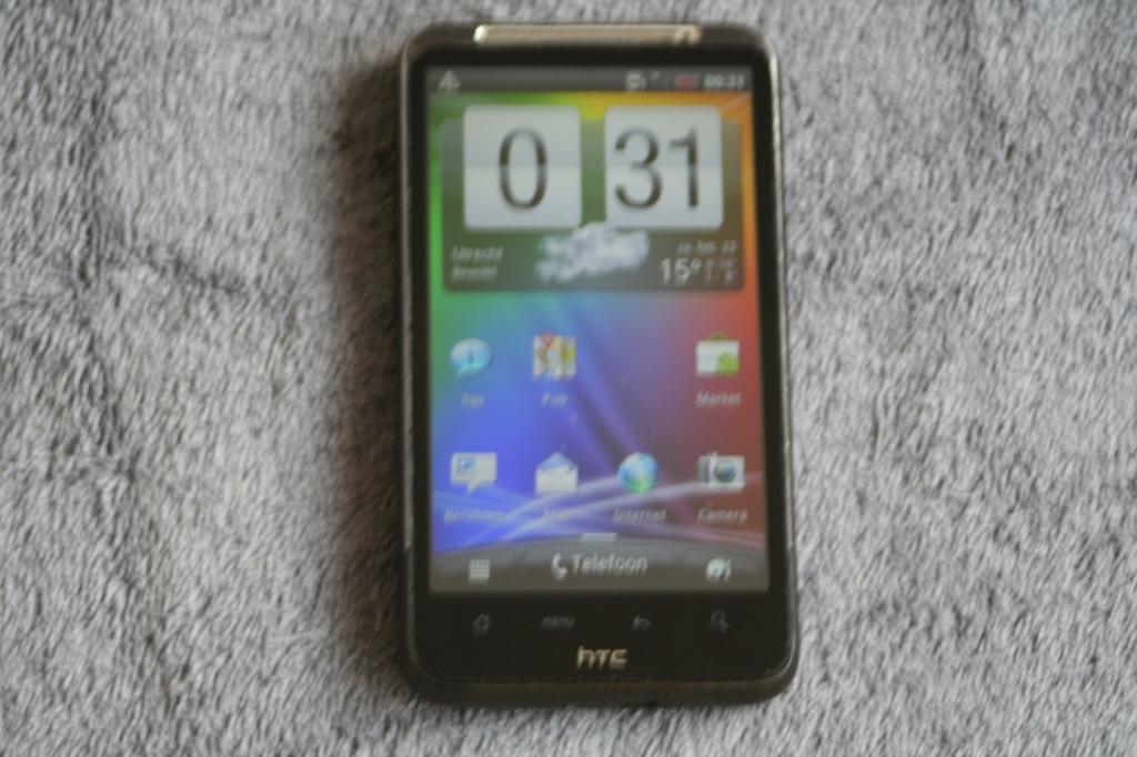 4 Mobiele telefoon 3 HTC, met een opladers 1,SAMSUNG, Telecommunicatie, Mobiele telefoons | HTC, HTC, Gebruikt, Zwart, Overige systemen