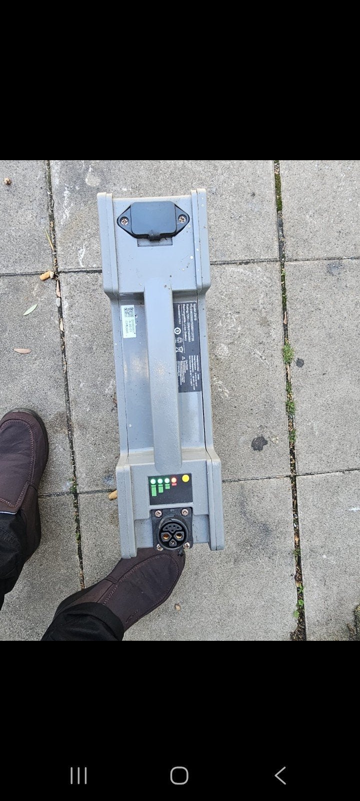Elektrische  accu met lader, Ophalen, Gebruikt