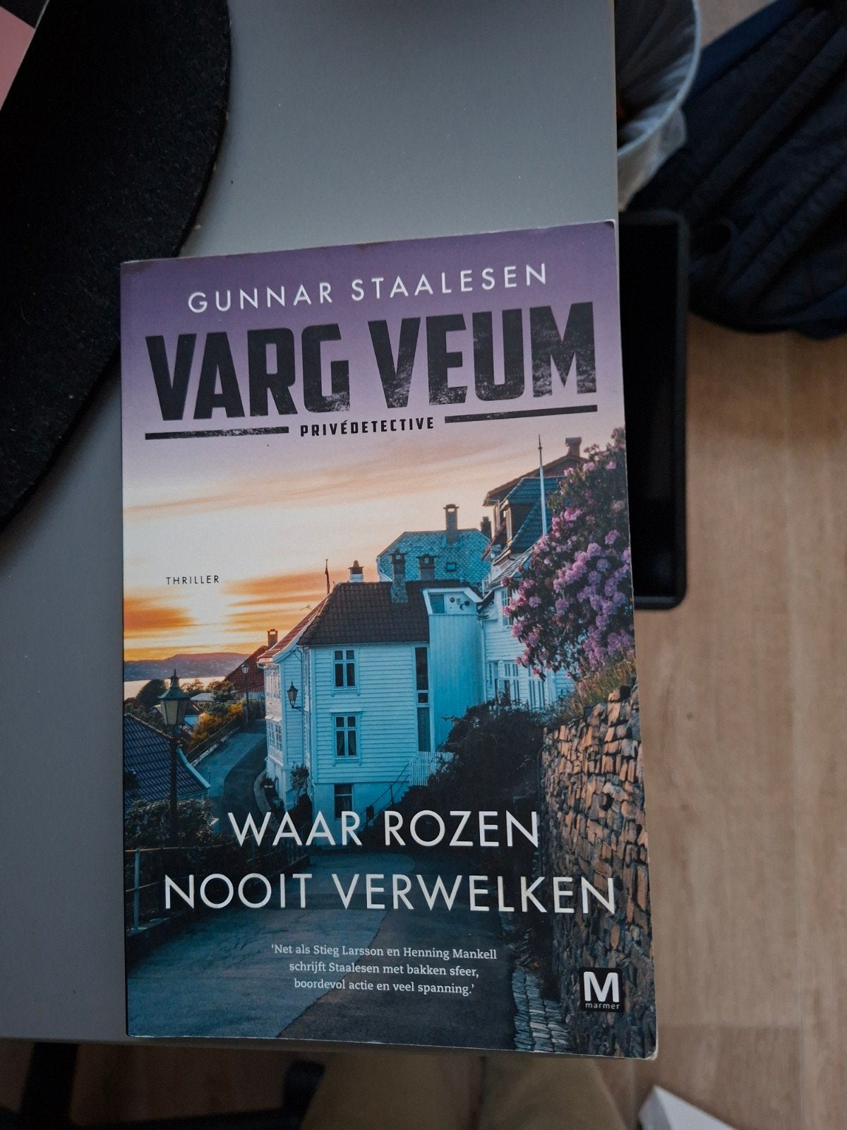 Gunnar Staalesen - Waar rozen nooit verwelken, Ophalen of Verzenden, Zo goed als nieuw, Gunnar Staalesen