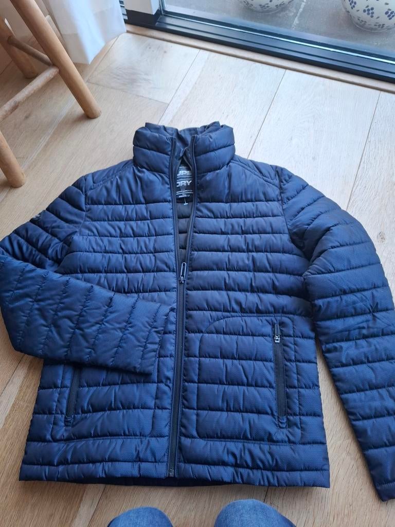 Superdry gewatteerde tussenjas heren - Maat S - Nieuwstaat, Blauw, Ophalen of Verzenden, Zo goed als nieuw, Maat 46 (S) of kleiner