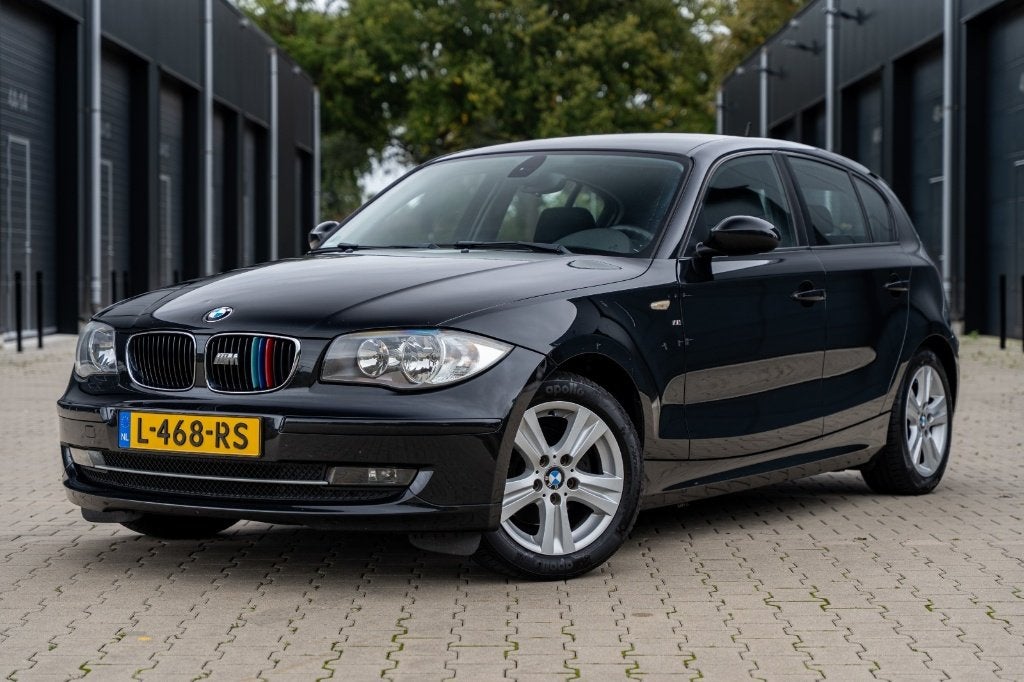 BMW 1-Serie 2.0 116I *Stoelverw* Cruise* Climate* Nw Ketting, 1-Serie, Euro 5, 1995 cc, Zwart